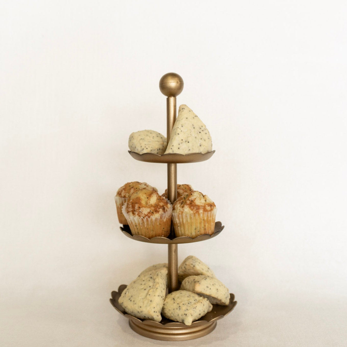 3-Tier Tray w/Scallop Edge