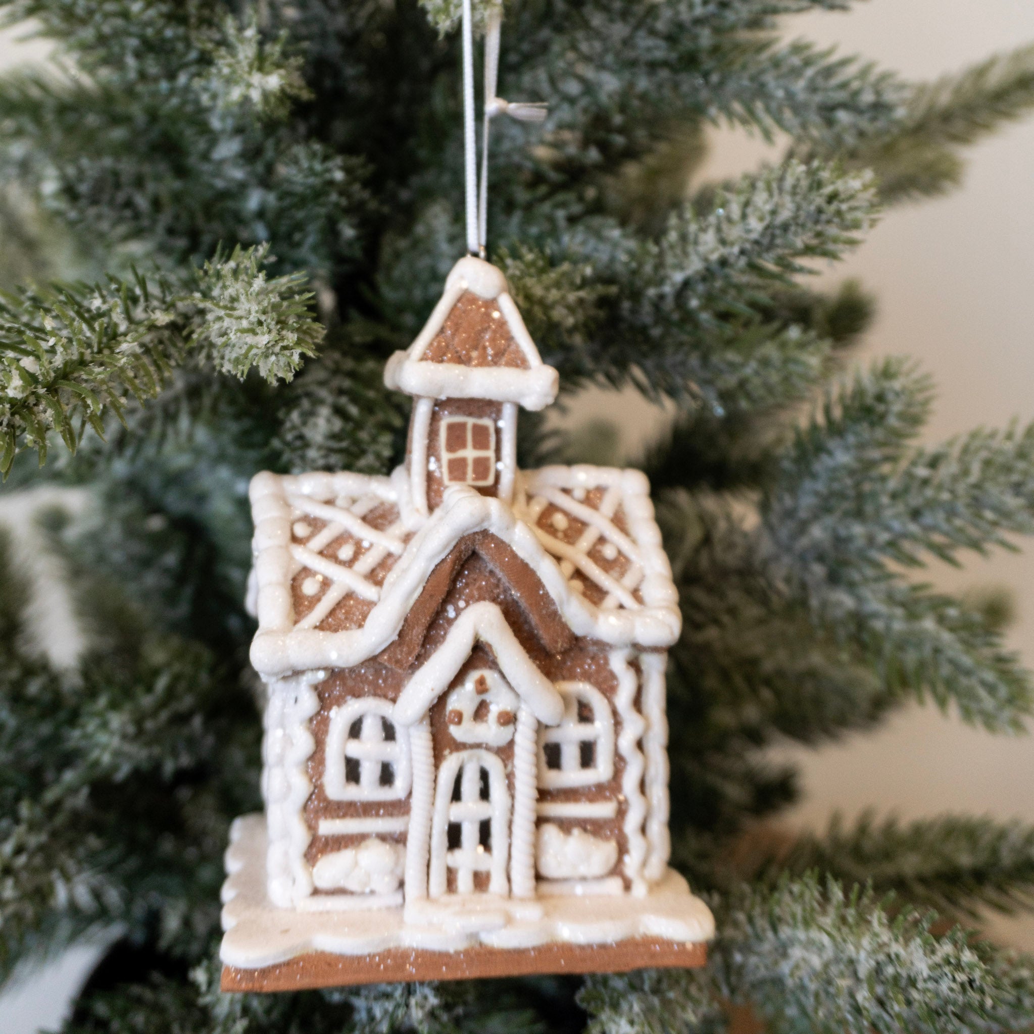 Lighted Gingerbread House Ornament (1)