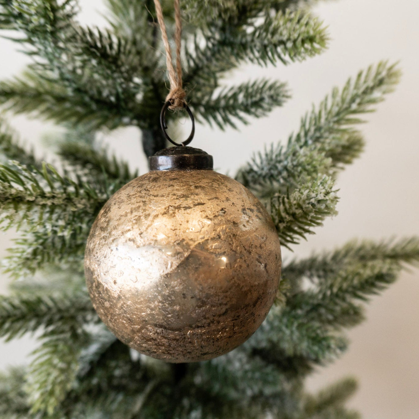 2.75" Gold Foil Glass Ball