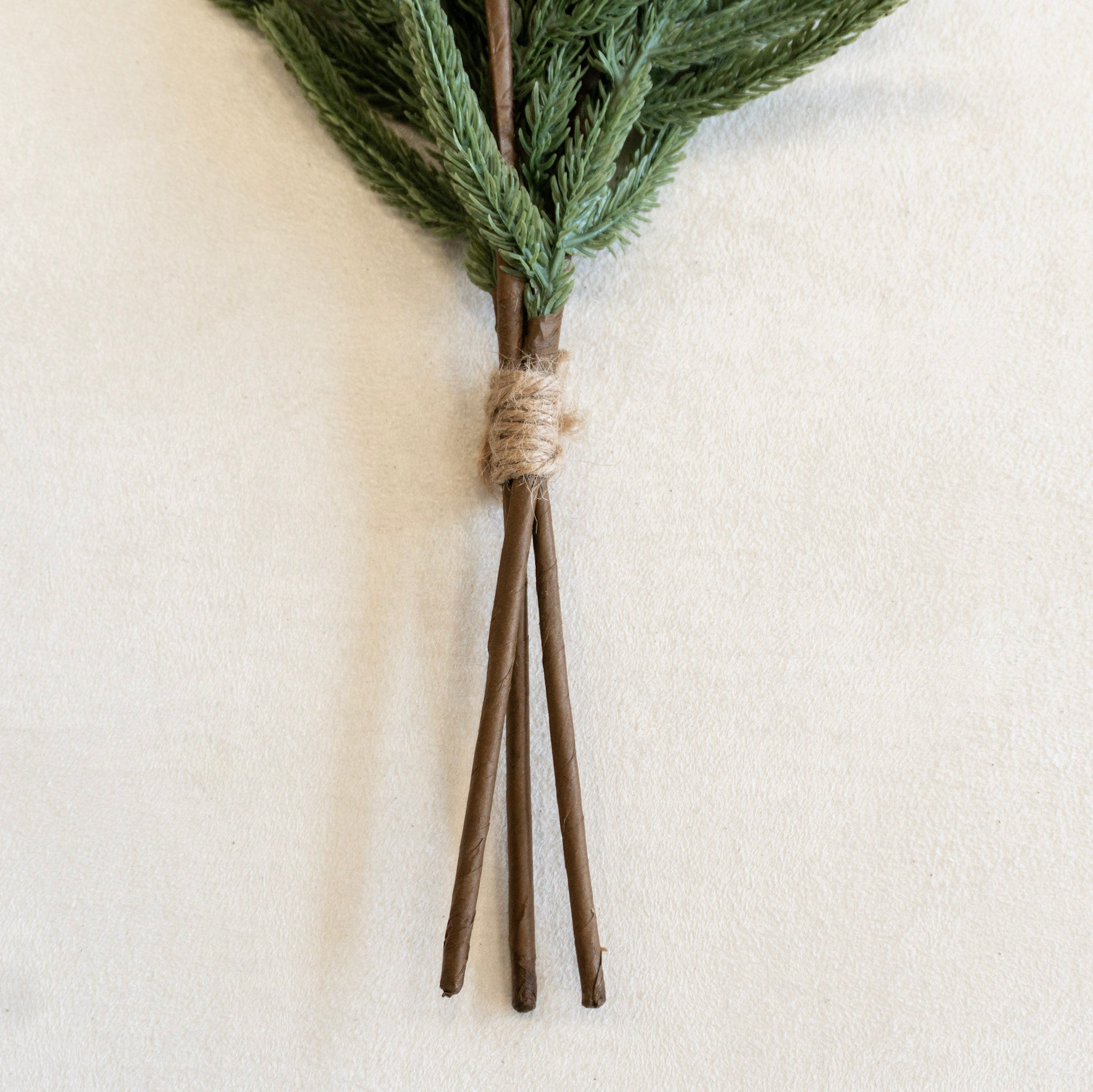 14" Evergreen Pick