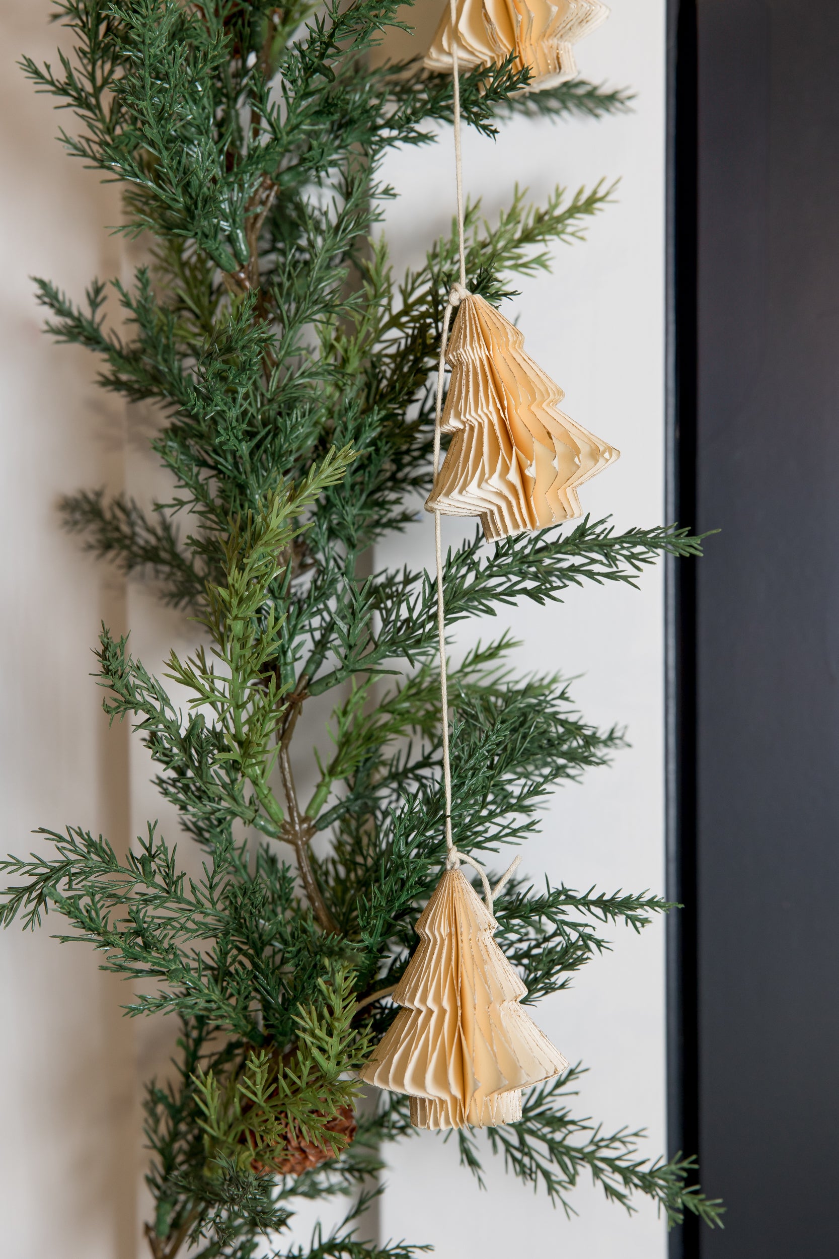 72" Arborvitae Garland