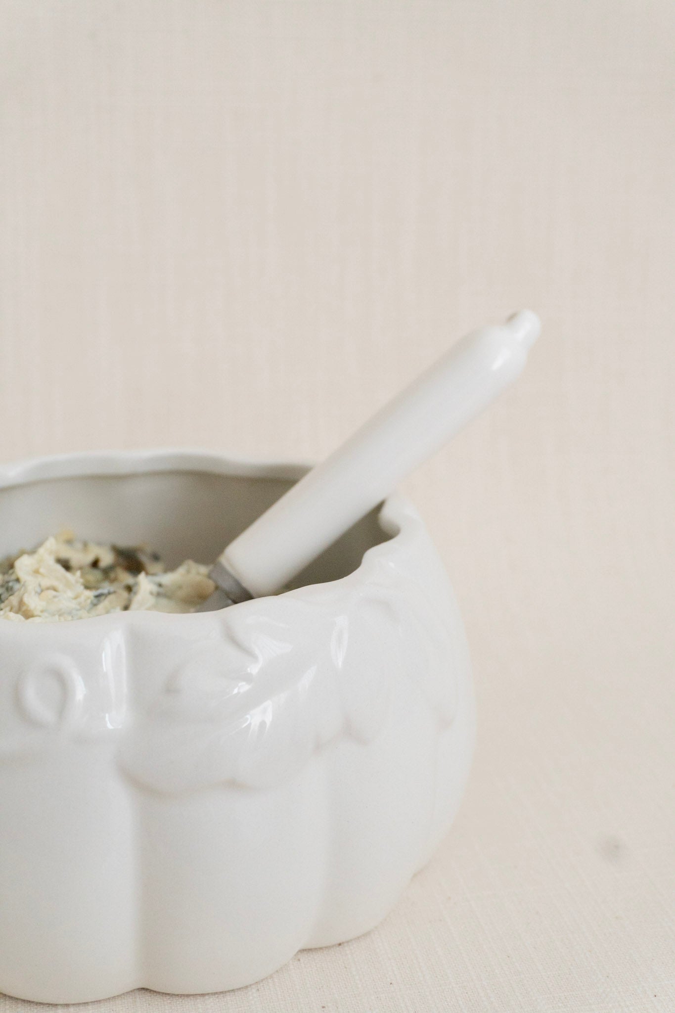 Ceramic Bowl w/ Stainless Steel Knife