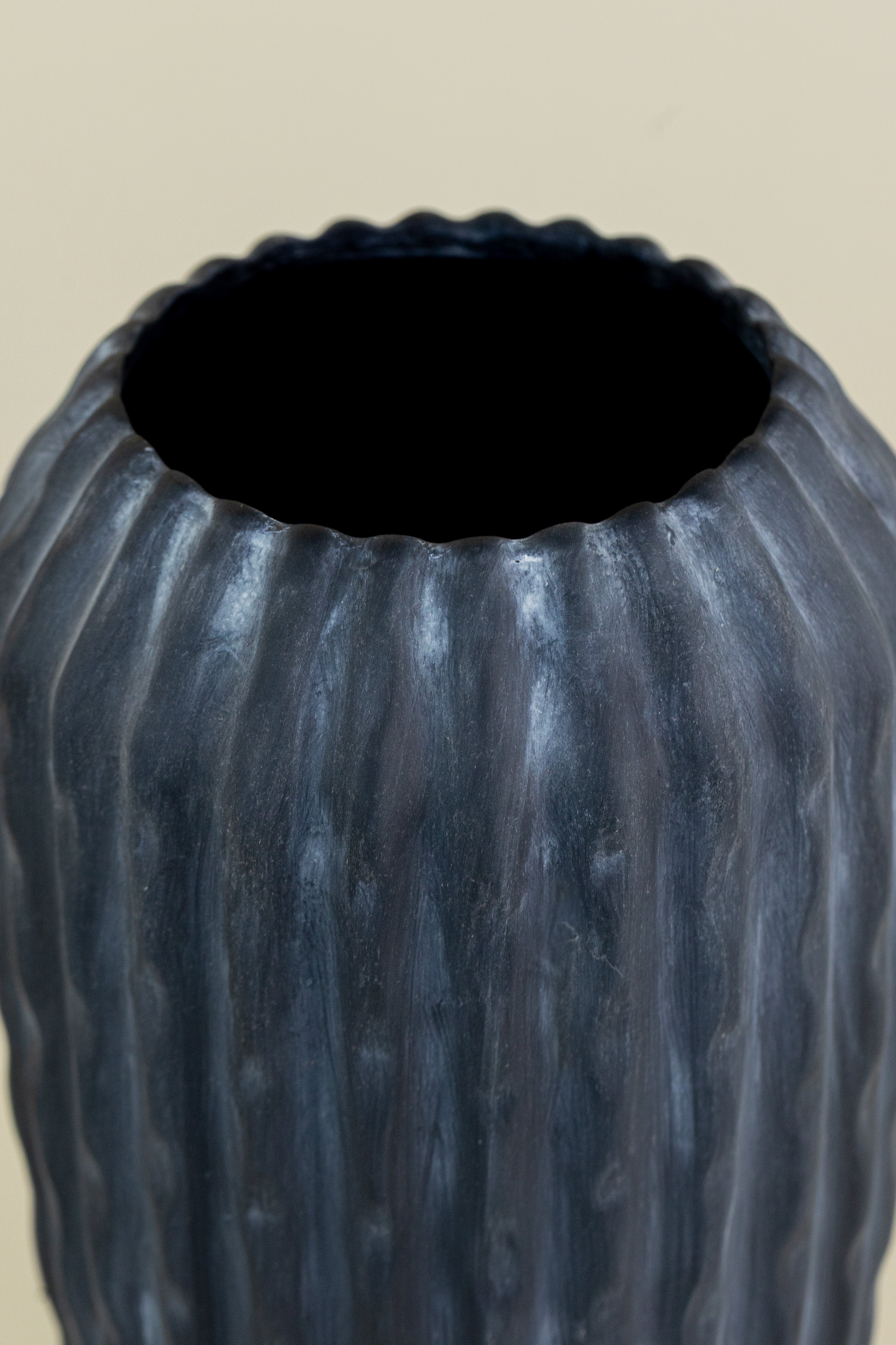 Black Ruffle Vase - 12"