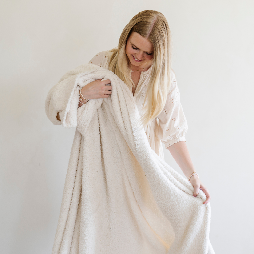 BAMBONI® THROW BLANKET: Ivory