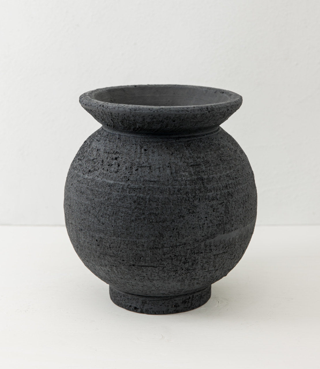 Black Textured Pot