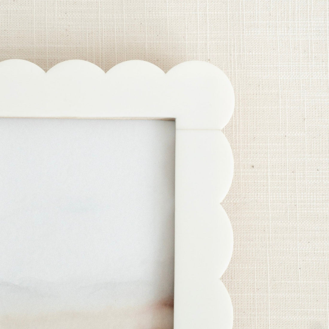 Scalloped Photo Frame