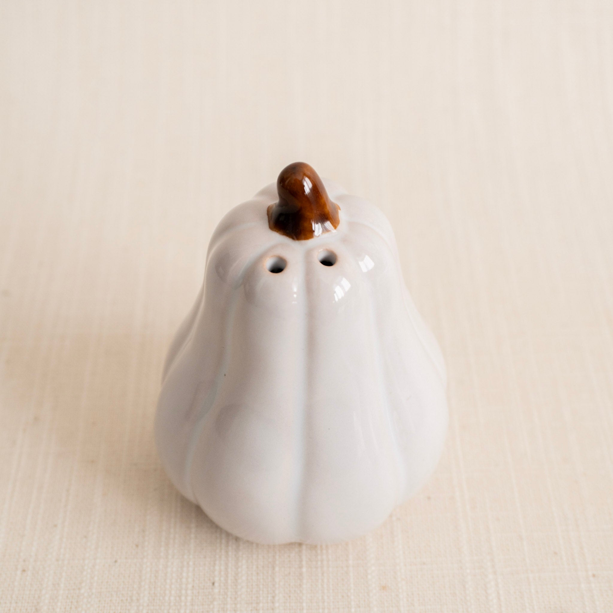 Pumpkin Salt &amp; Pepper Shakers w/Tray