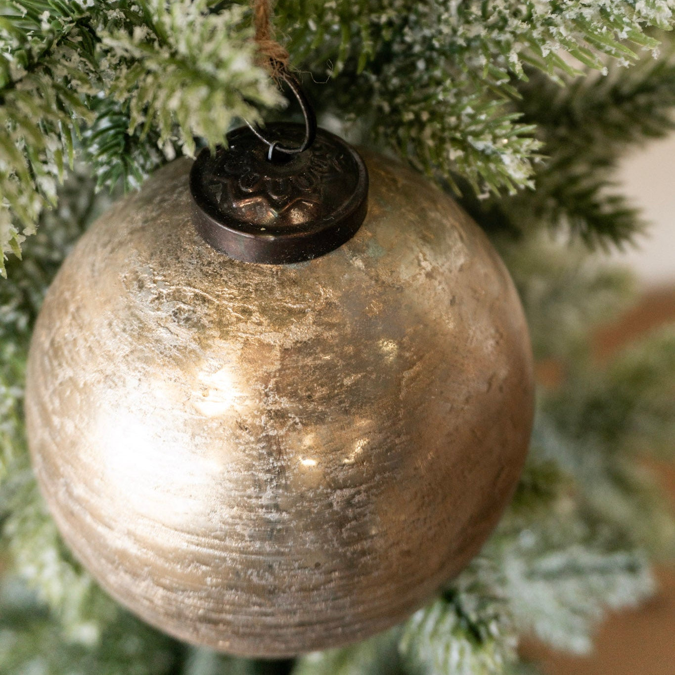 4&quot; Gold Foil Glass Ball