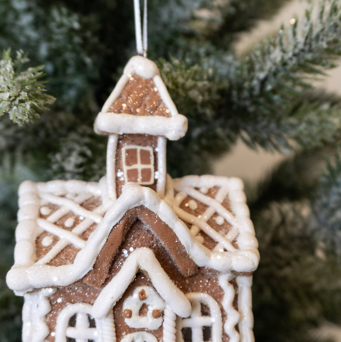 Lighted Gingerbread House Ornament (1)