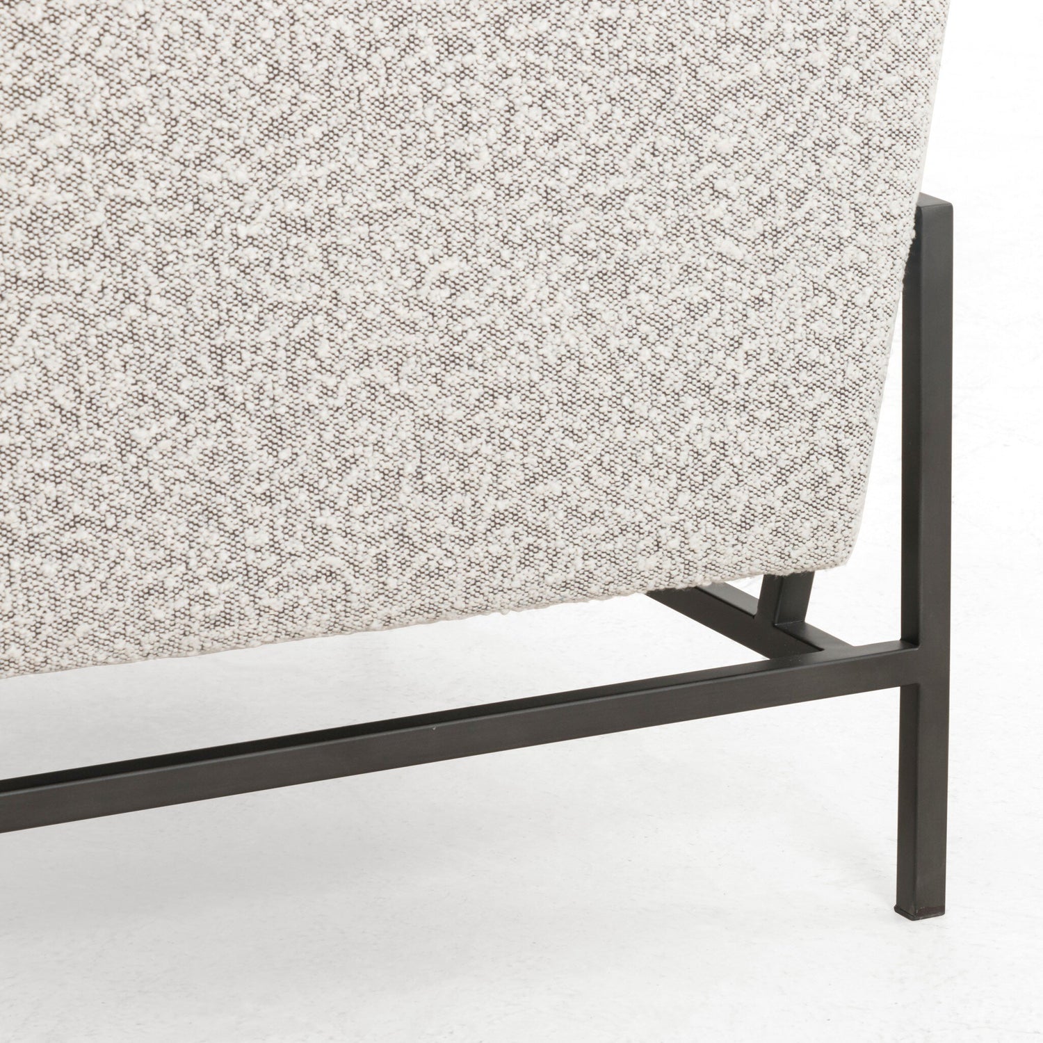 Vanna Chair - Knoll Domino