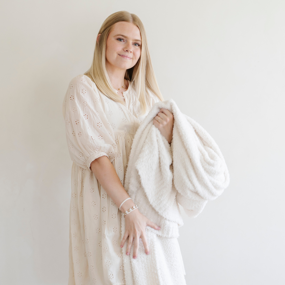 BAMBONI® THROW BLANKET: Ivory
