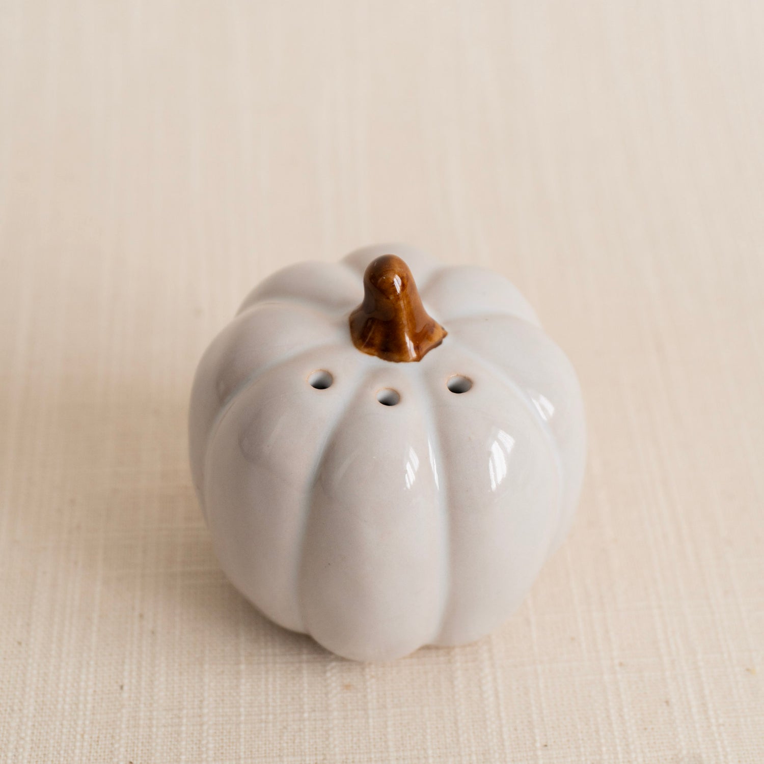 Pumpkin Salt &amp; Pepper Shakers w/Tray