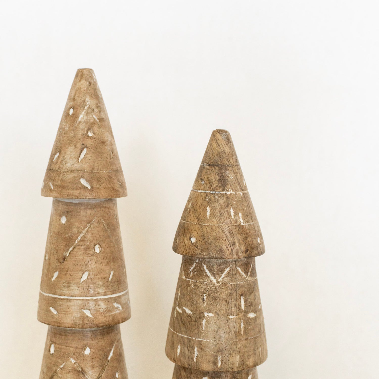 Carved Mango Wood Tree w/Design Set
