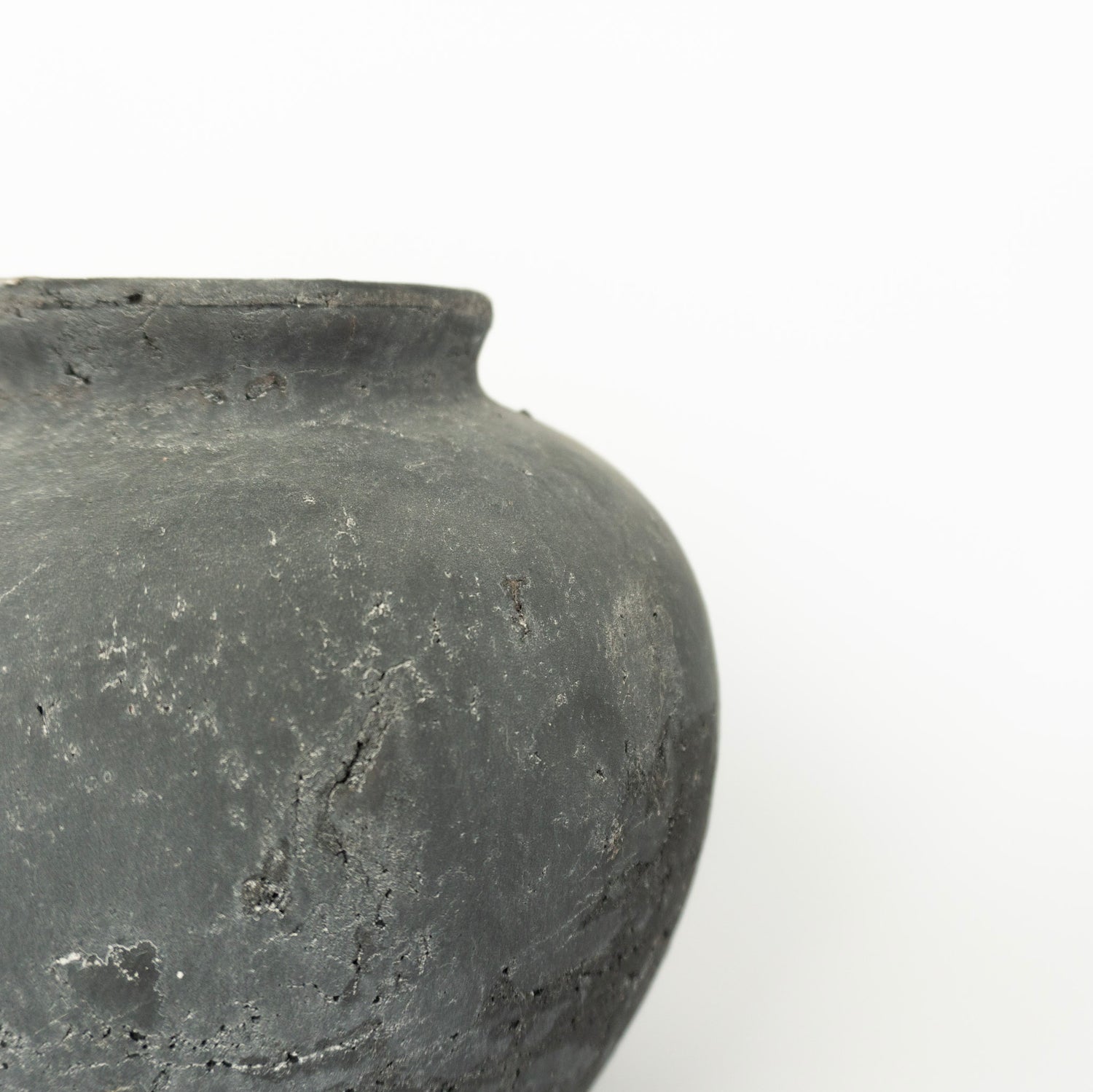 7.5" Charcoal Round Vase