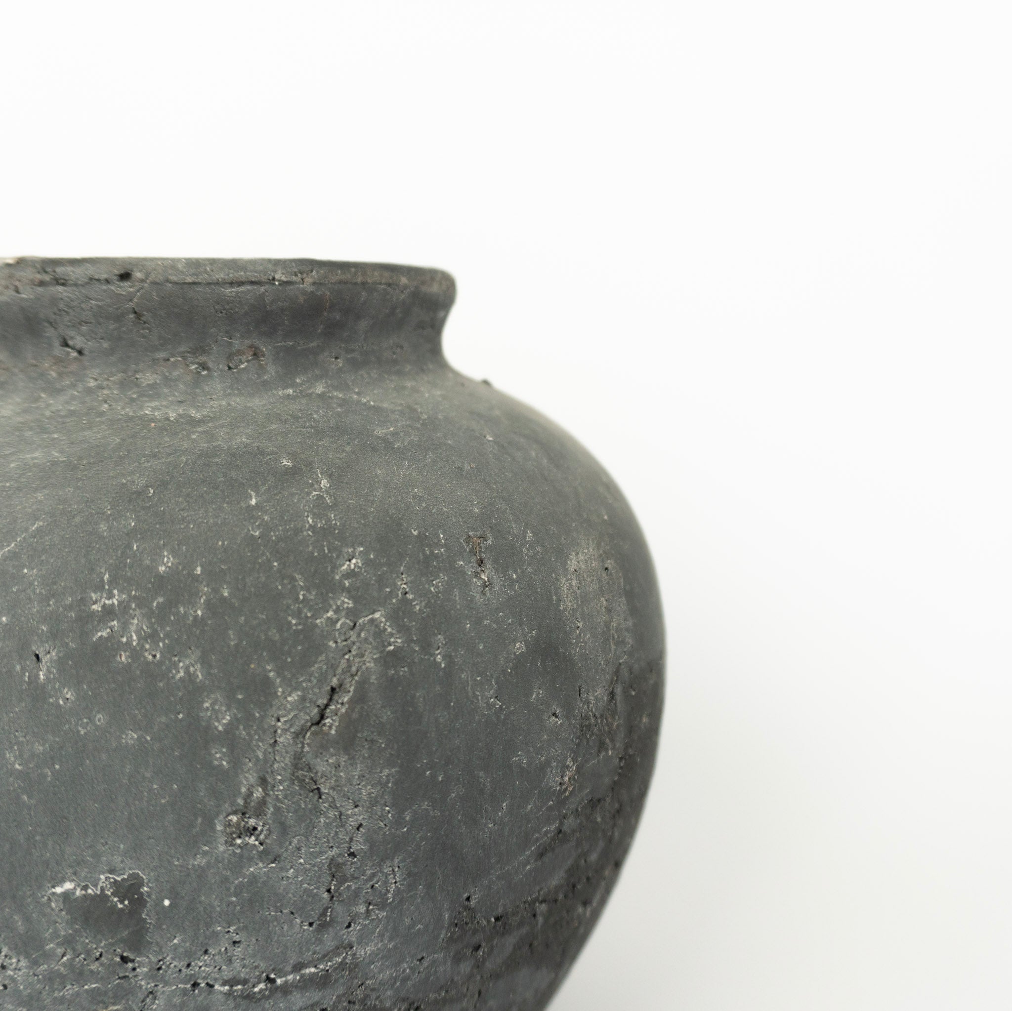 7.5" Charcoal Round Vase