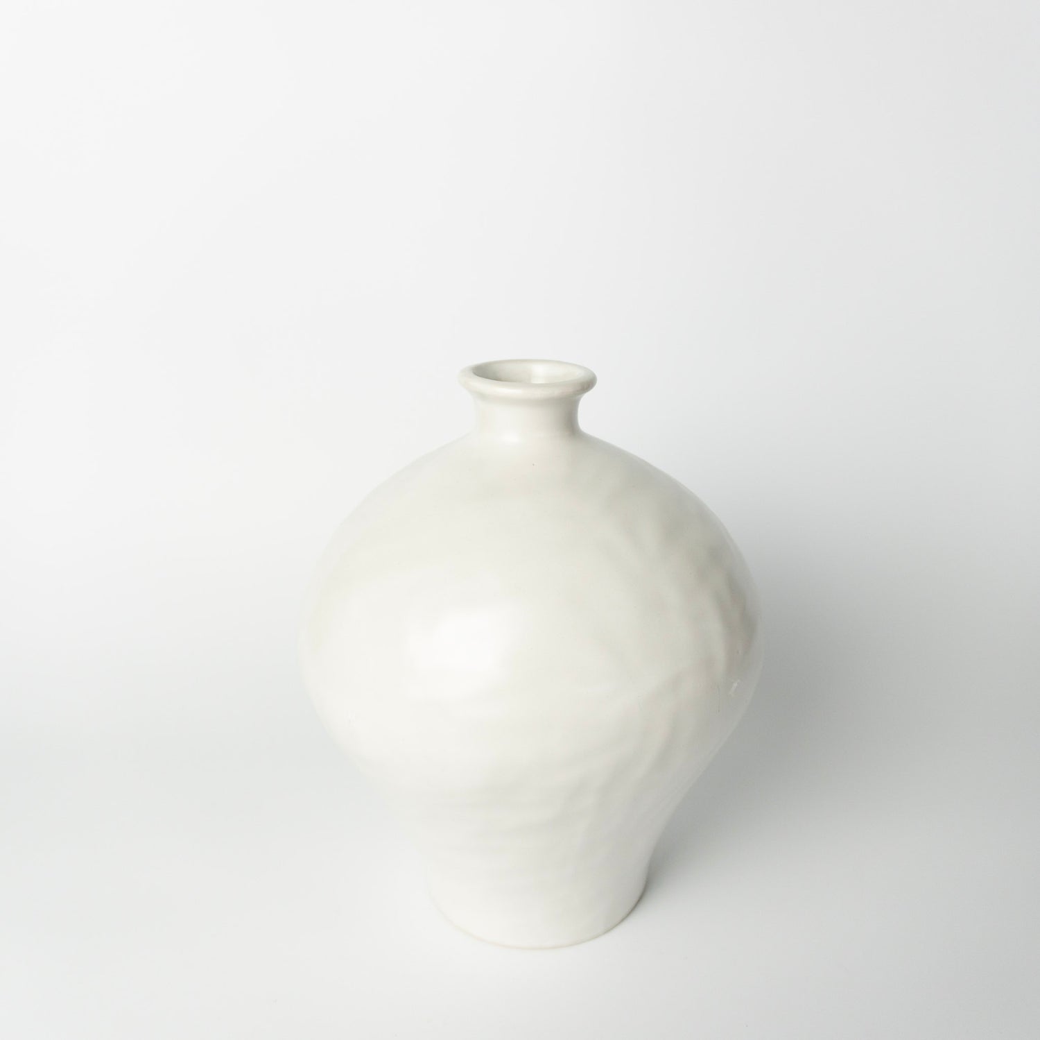 10" White Rounded Vase