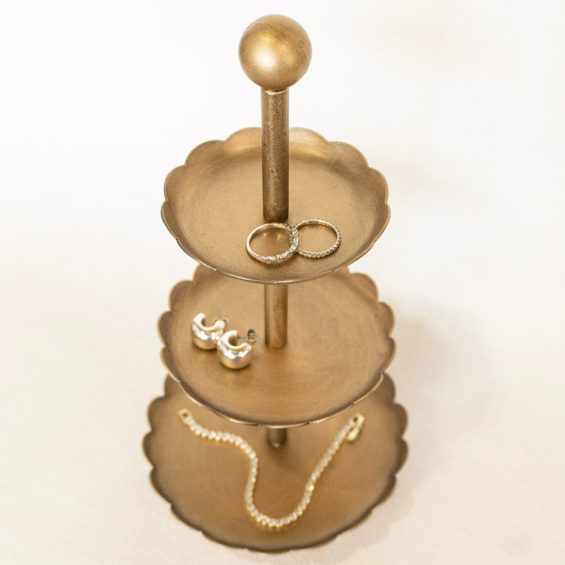 3-Tier Tray w/Scallop Edge