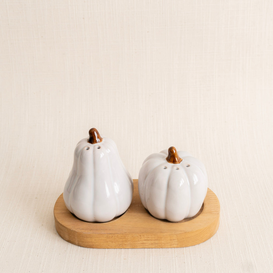 Pumpkin Salt &amp; Pepper Shakers w/Tray