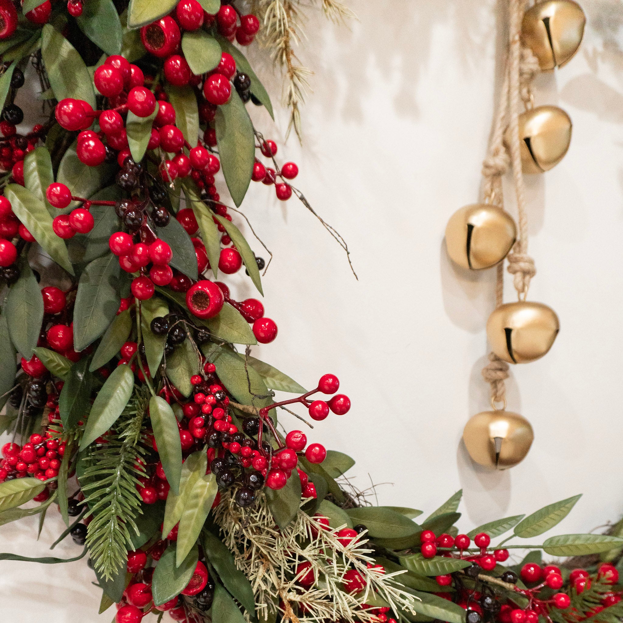 40&quot; Spruce Wreath w/Red Berries &amp; Pinecones
