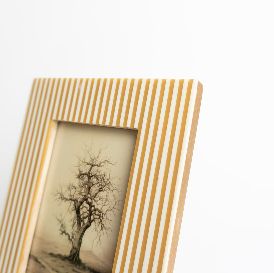 4x6 Resin Stripe Photo Frame