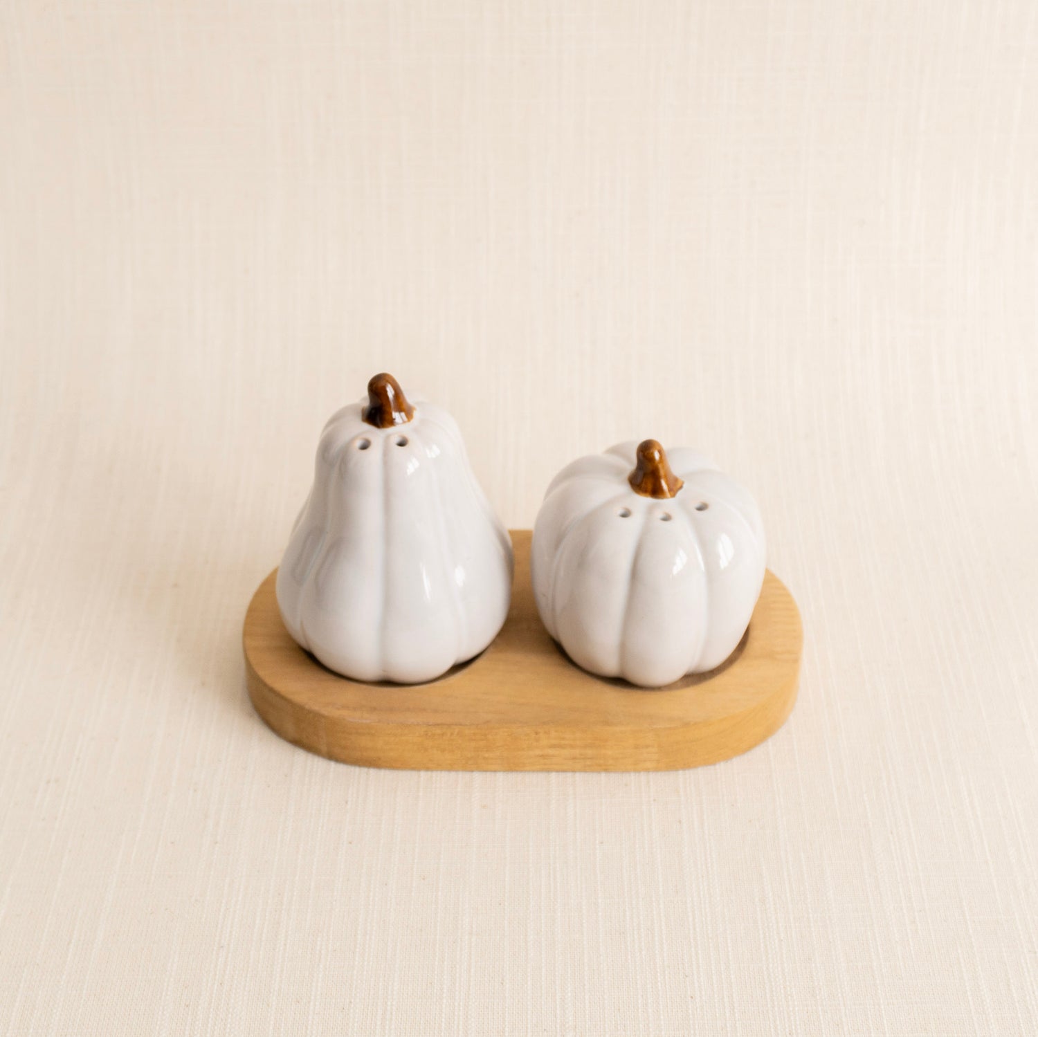 Pumpkin Salt &amp; Pepper Shakers w/Tray