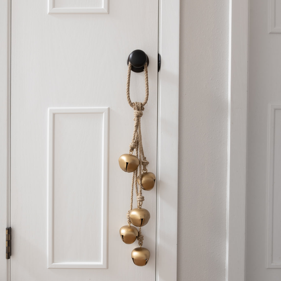 24&quot; Antique Bell w/Jute Hanger