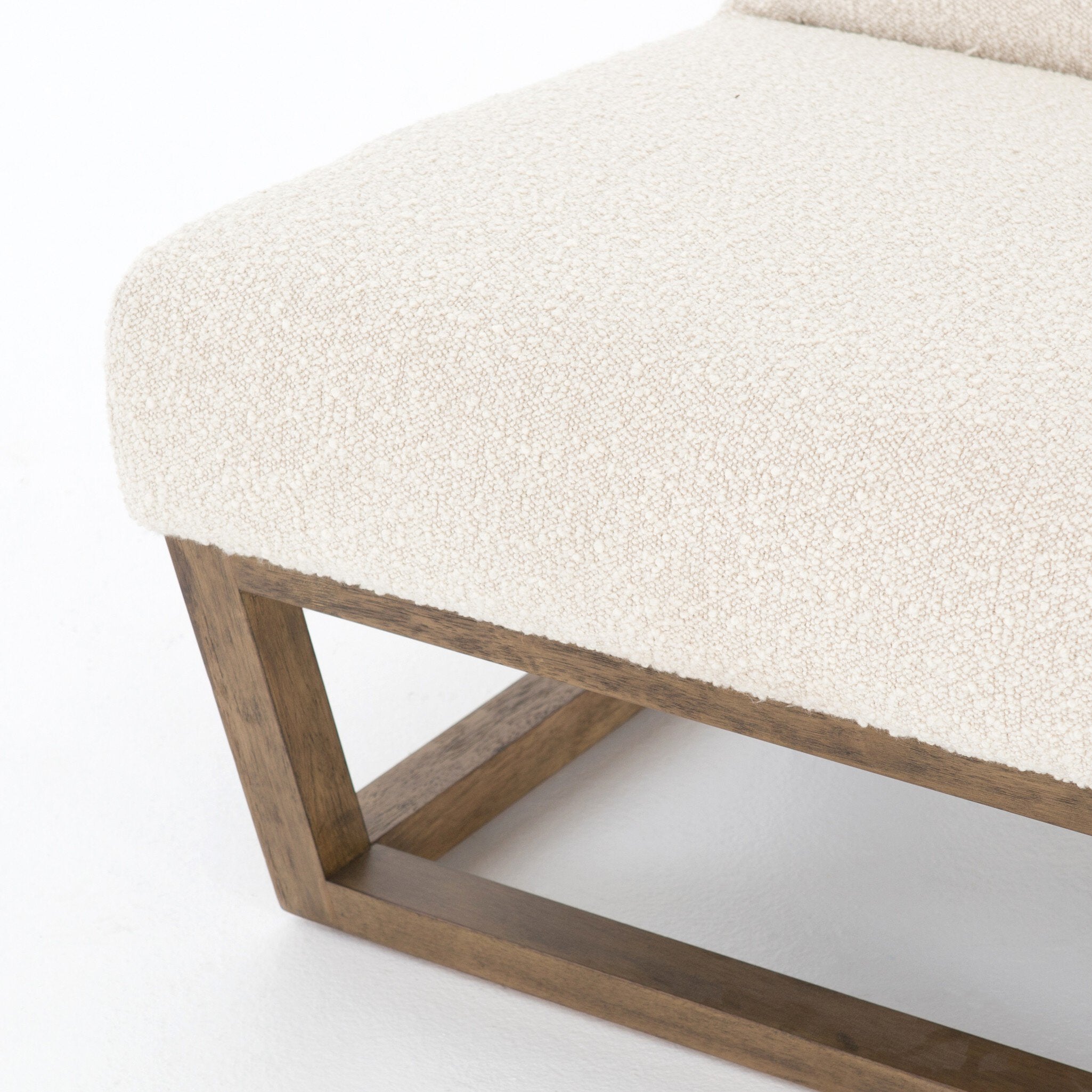 Leonie Chair - Knoll Natural