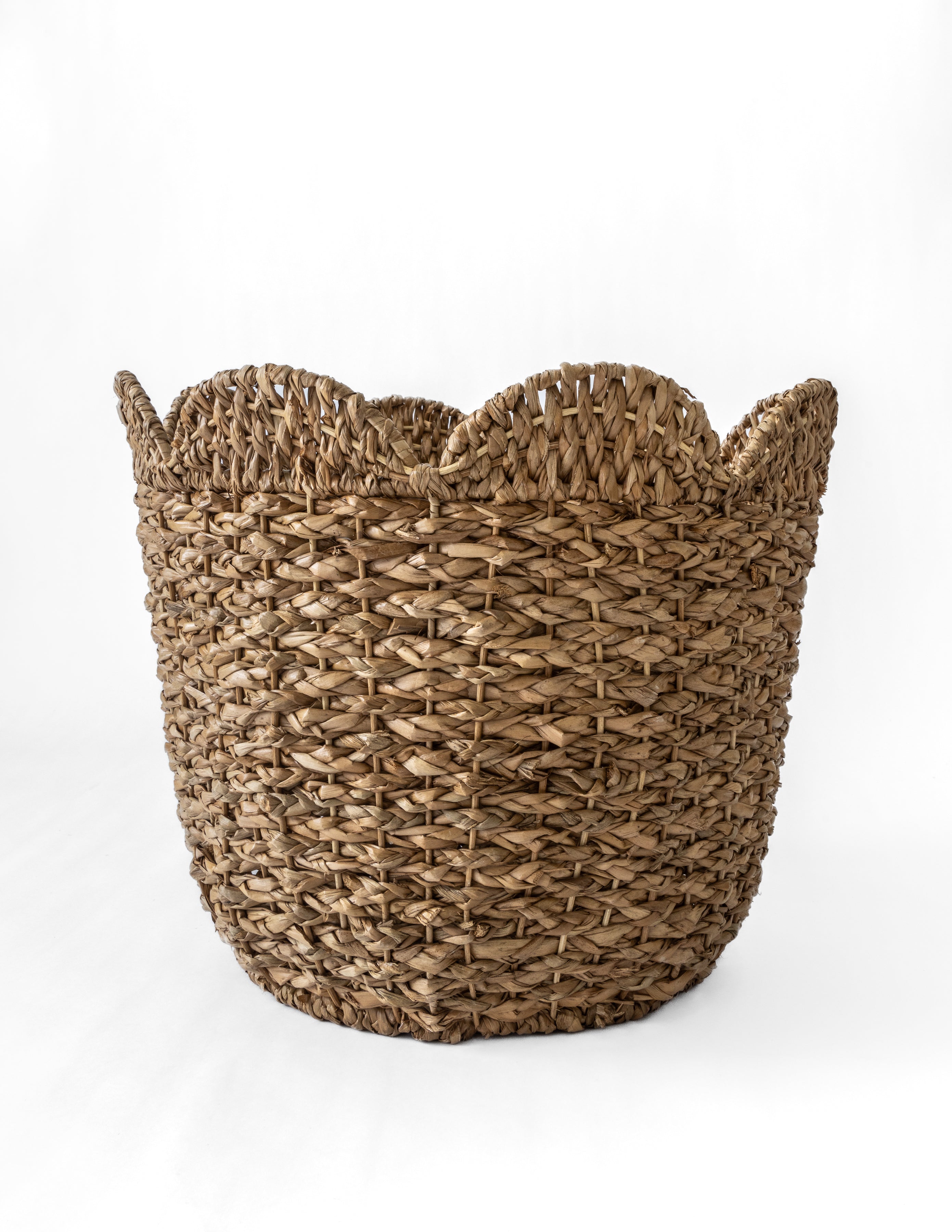 Braided Scalloped Edge Basket