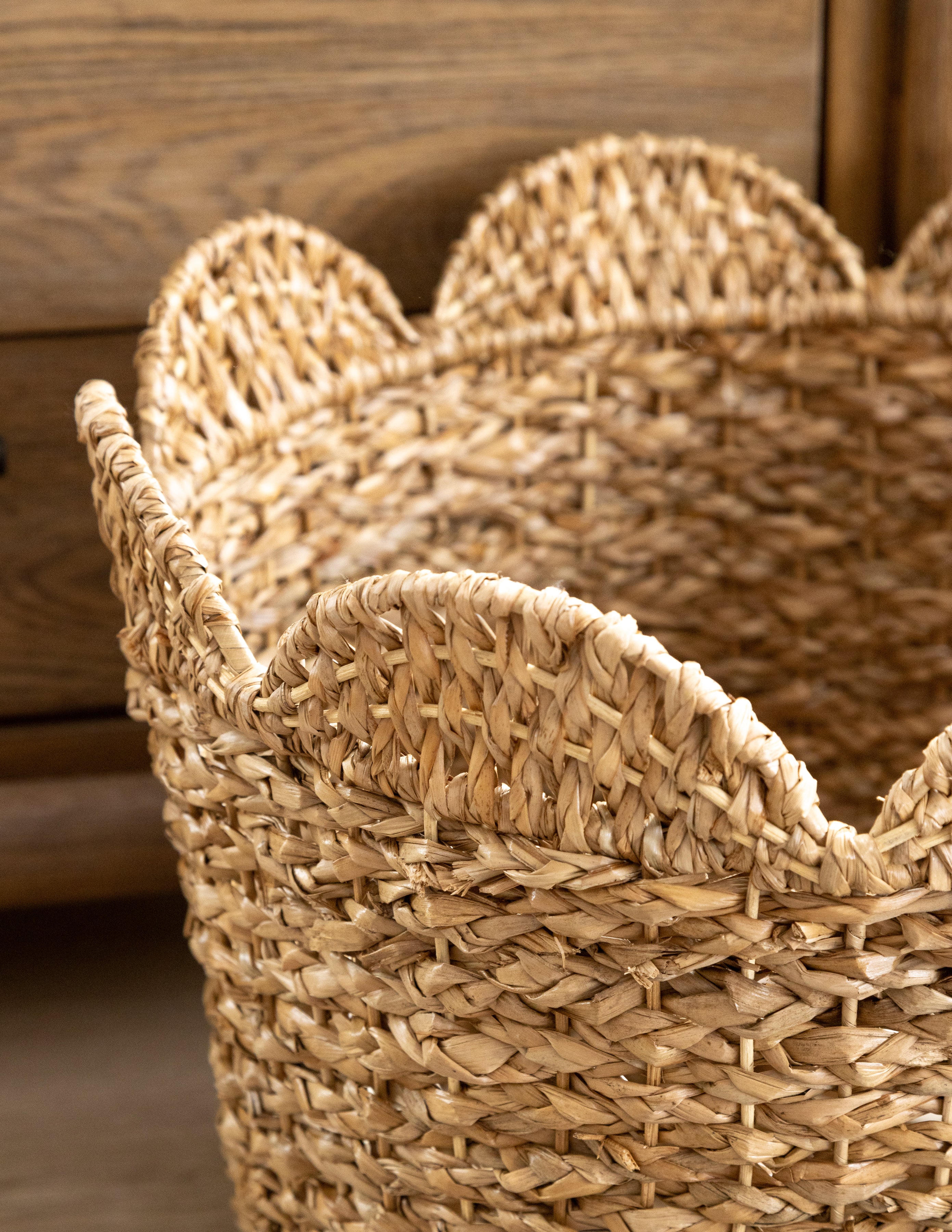 Braided Scalloped Edge Basket