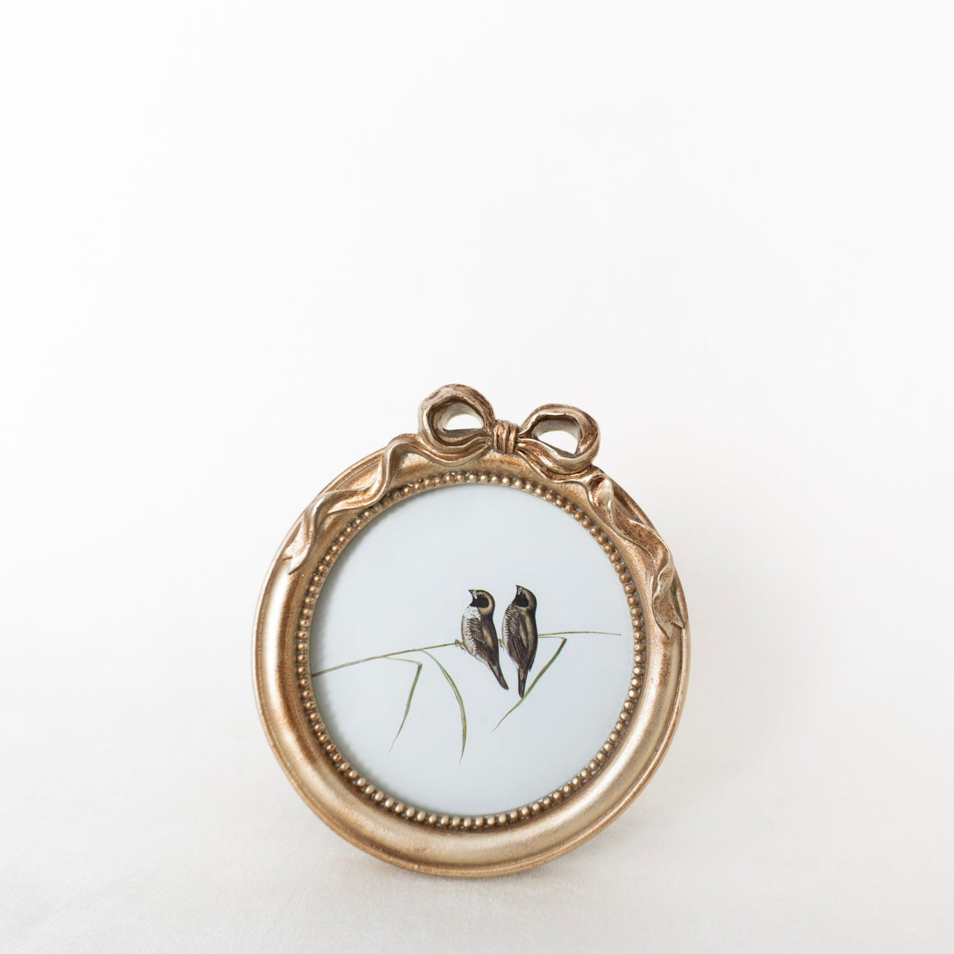 4x4 Round Gold Bow Frame