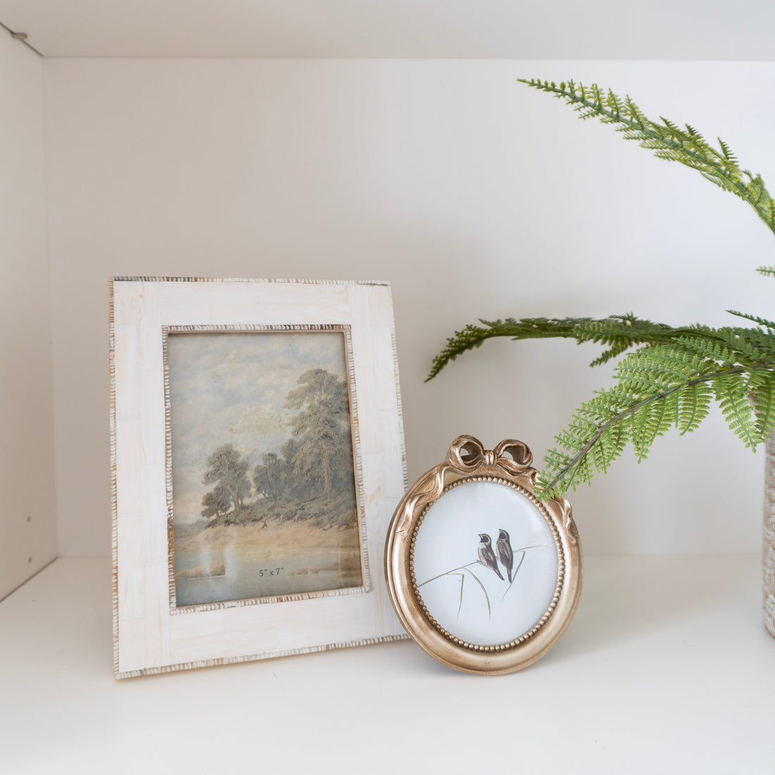 4x4 Round Gold Bow Frame