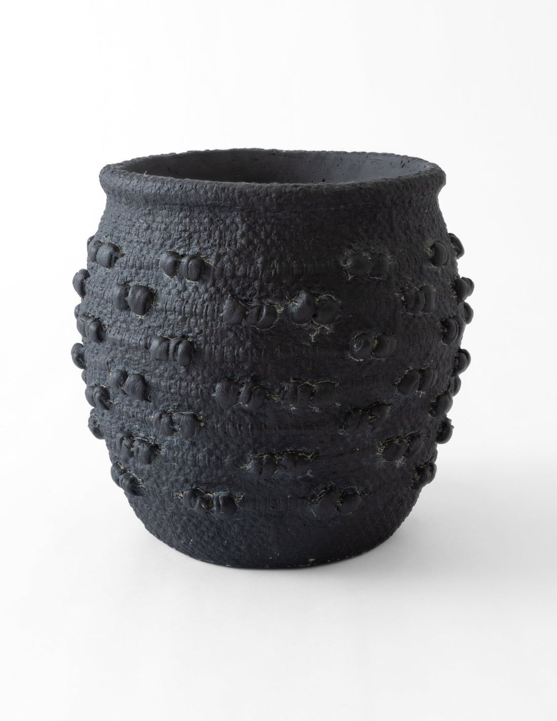 Clay Knot Vase in Black