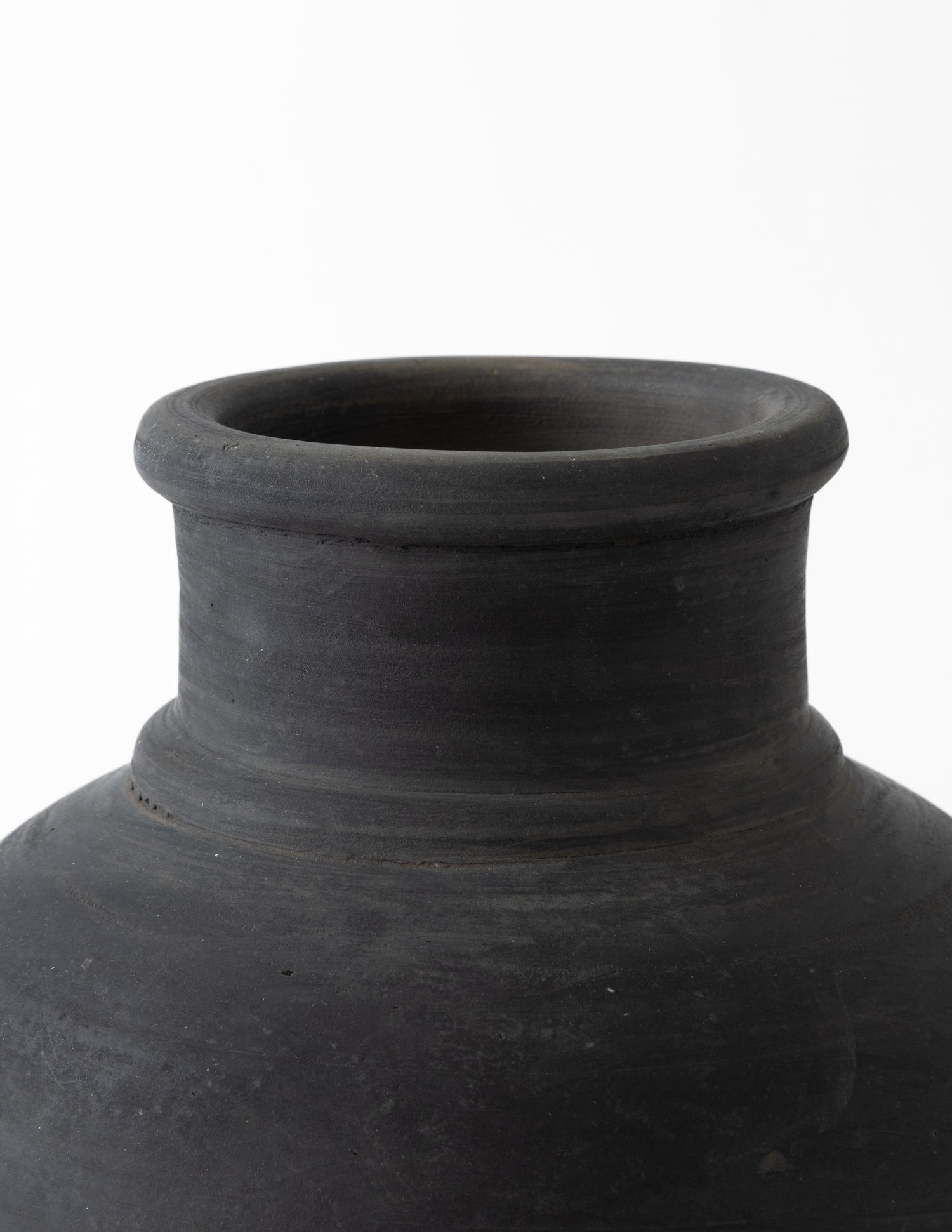 Black Matte Clay Pot