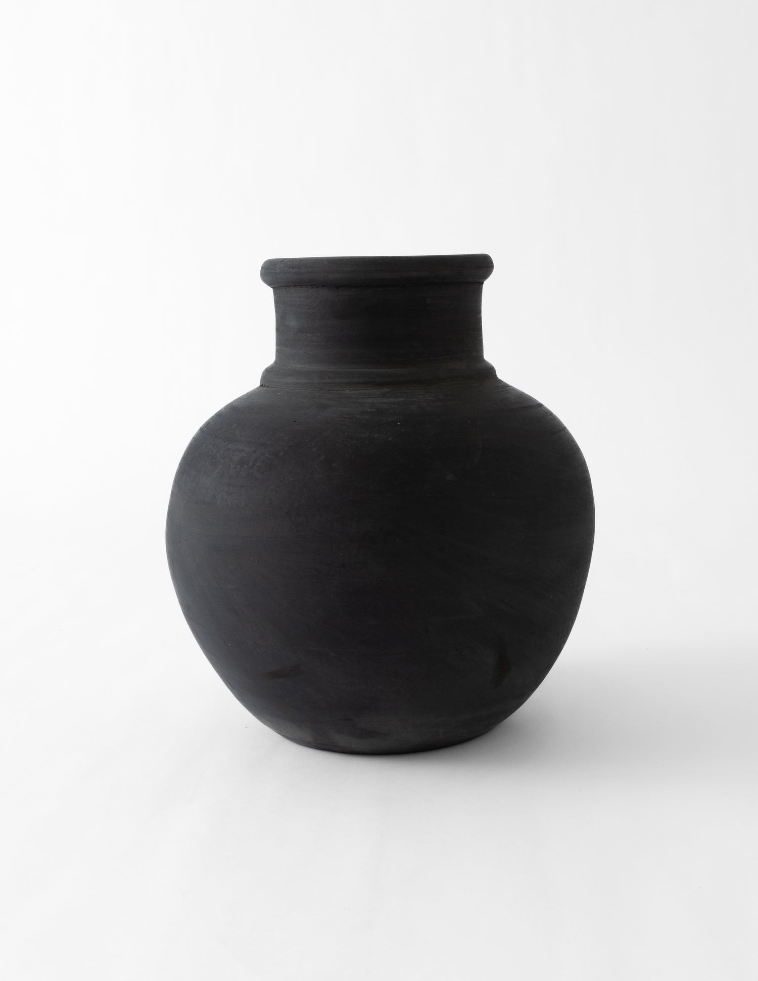 Black Matte Clay Pot