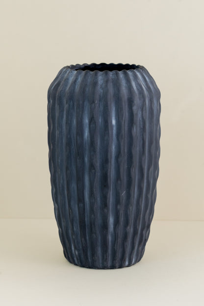 Black Ruffle Vase - 12&quot;
