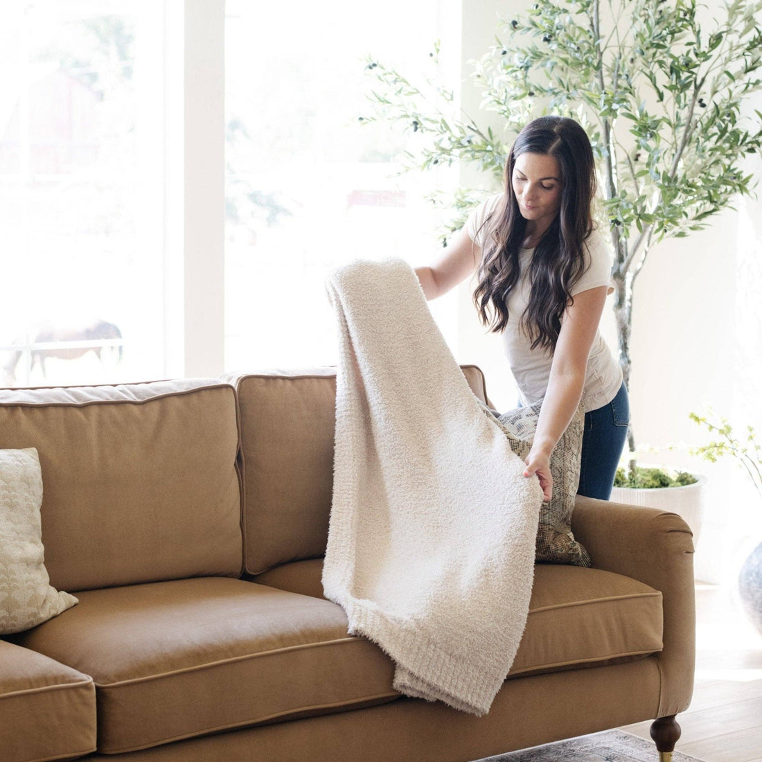 BAMBONI® THROW BLANKET: Ivory