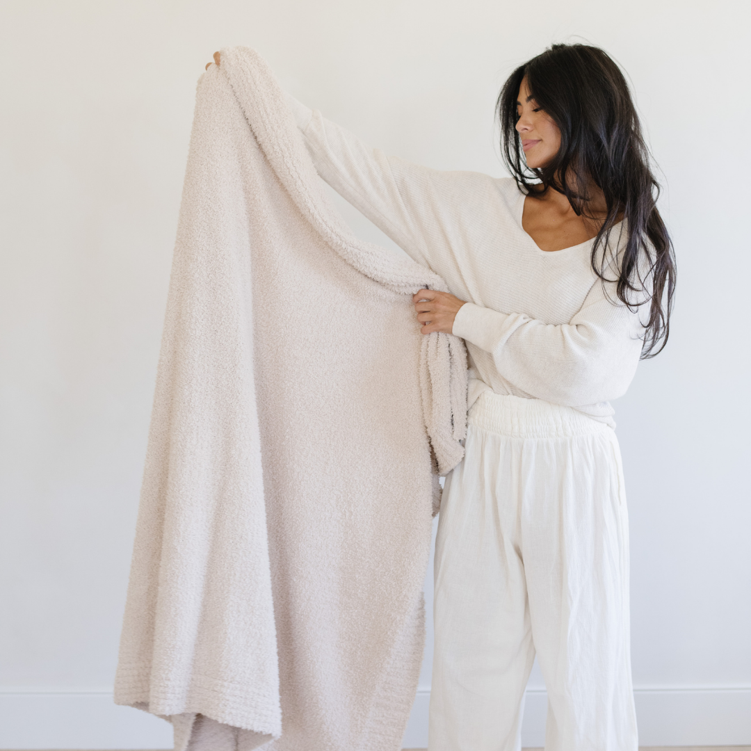 BAMBONI® THROW BLANKET: Ivory