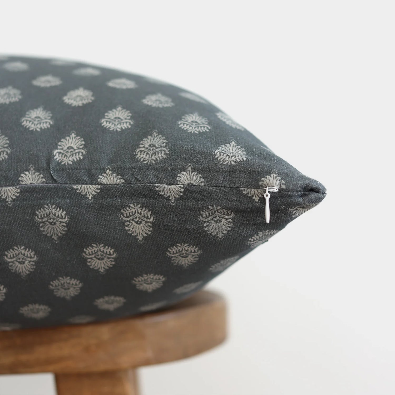22&quot; Blue Clay Vintage (Pillow Cover)