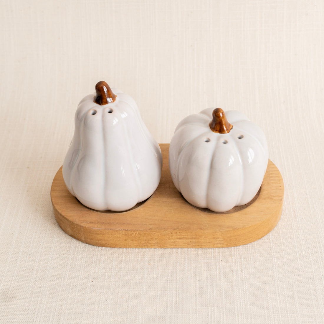 Pumpkin Salt &amp; Pepper Shakers w/Tray