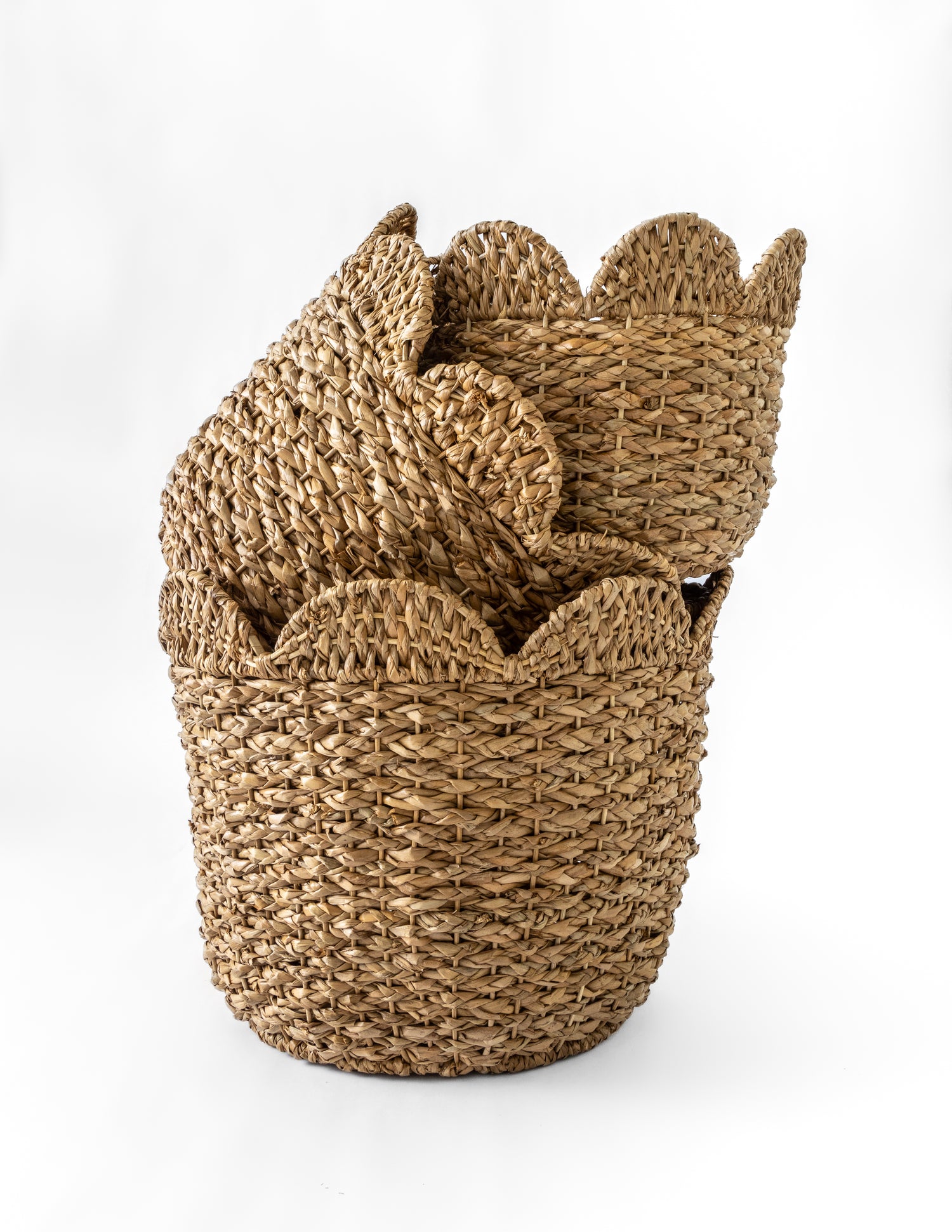 Braided Scalloped Edge Basket